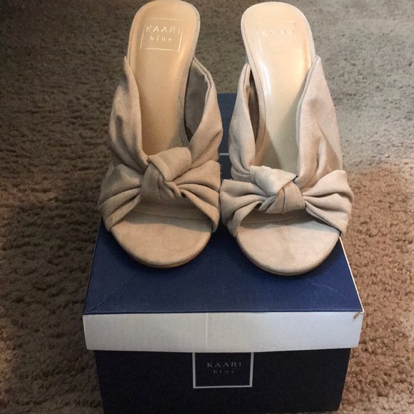 Kaari Blue Shoes - NWT Tan Kaari Blue Mules
